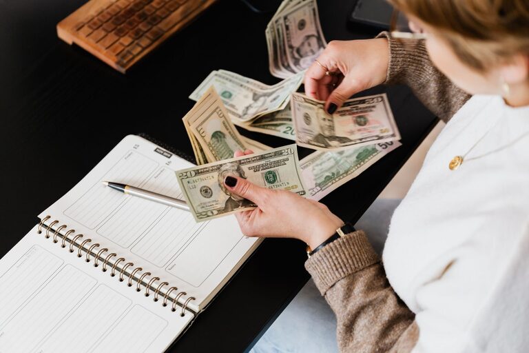 Simple Budget Habits for Everyday Life to Save Money Easily